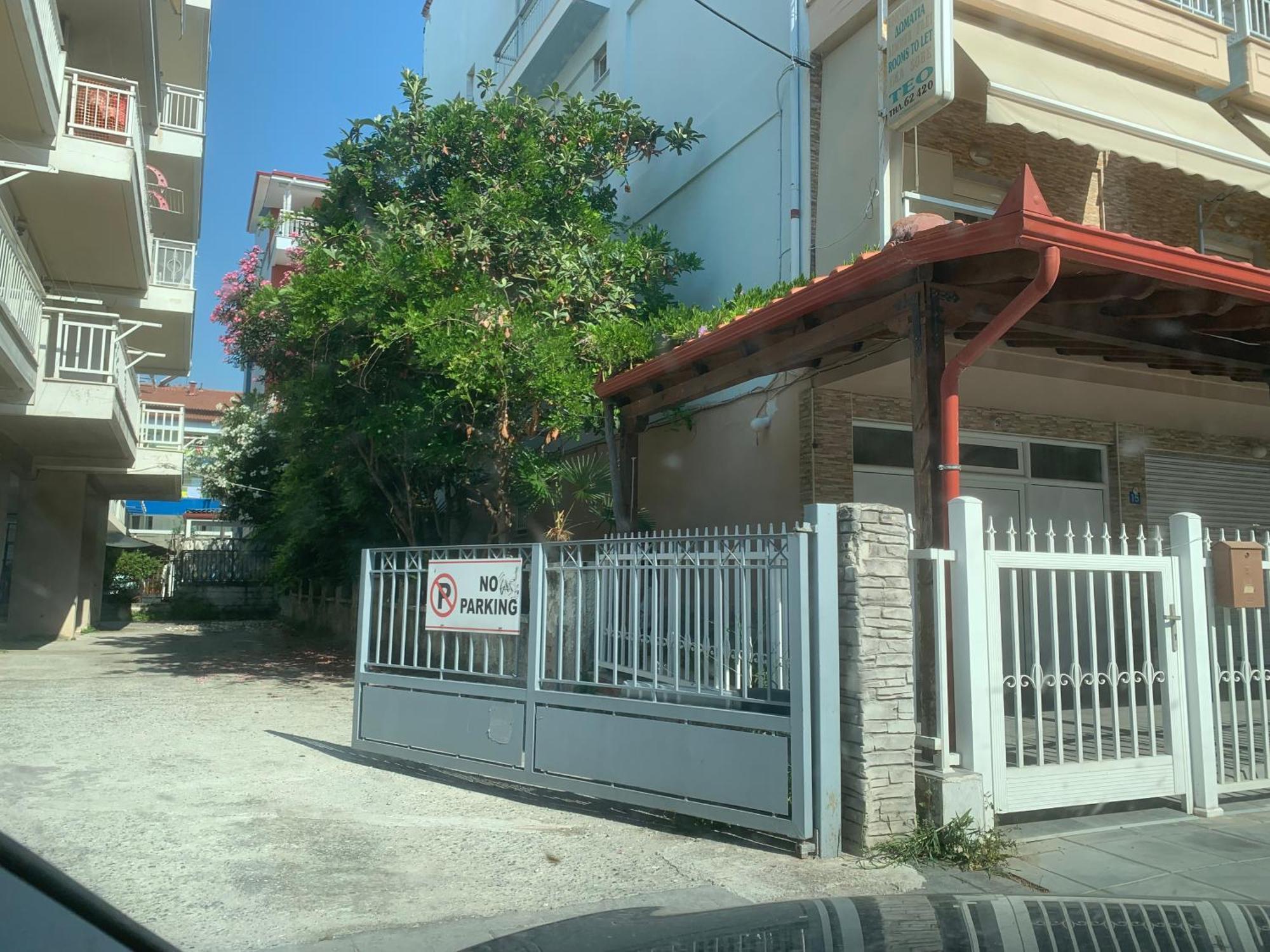 New Zeusplace Apartment With Private Parking Paralia Katerini Exterior photo